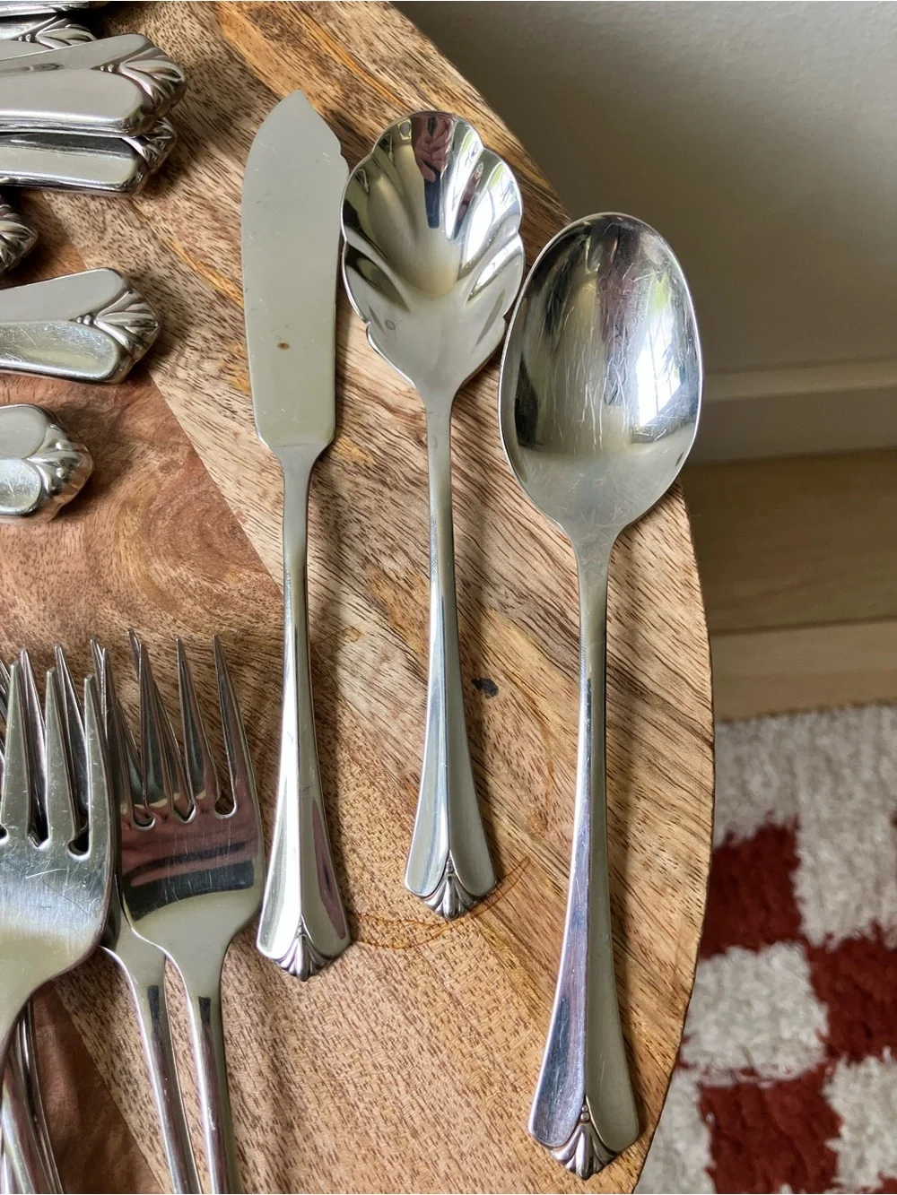 Oneida | Distinction Deluxe HH Westgate Royal Crest 45p Stainless Steel Flatware
